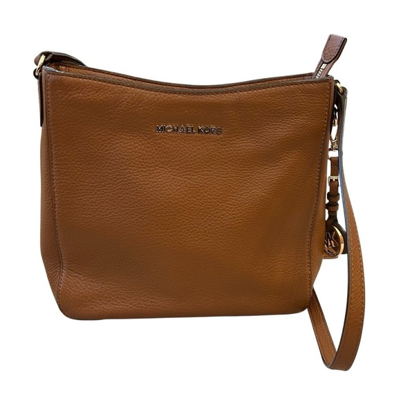 Michael Kors Brown Shoulder Bag with Elegant Design - Picture 10 of 11